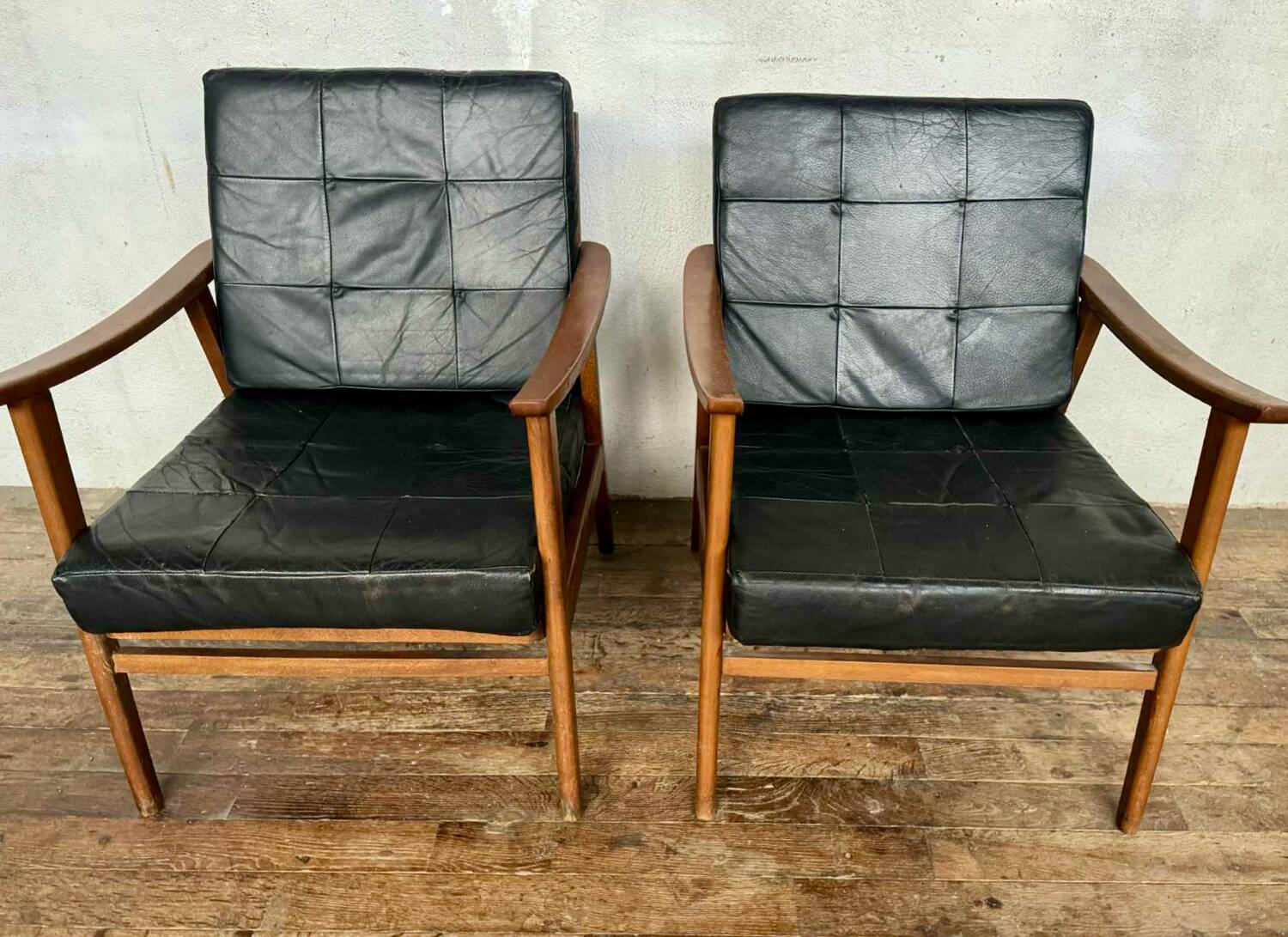 Pair of Thonet Boomerang armchairs designed by Antonin Suman