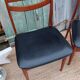 Chaises scandinaves, pied compas, skaï