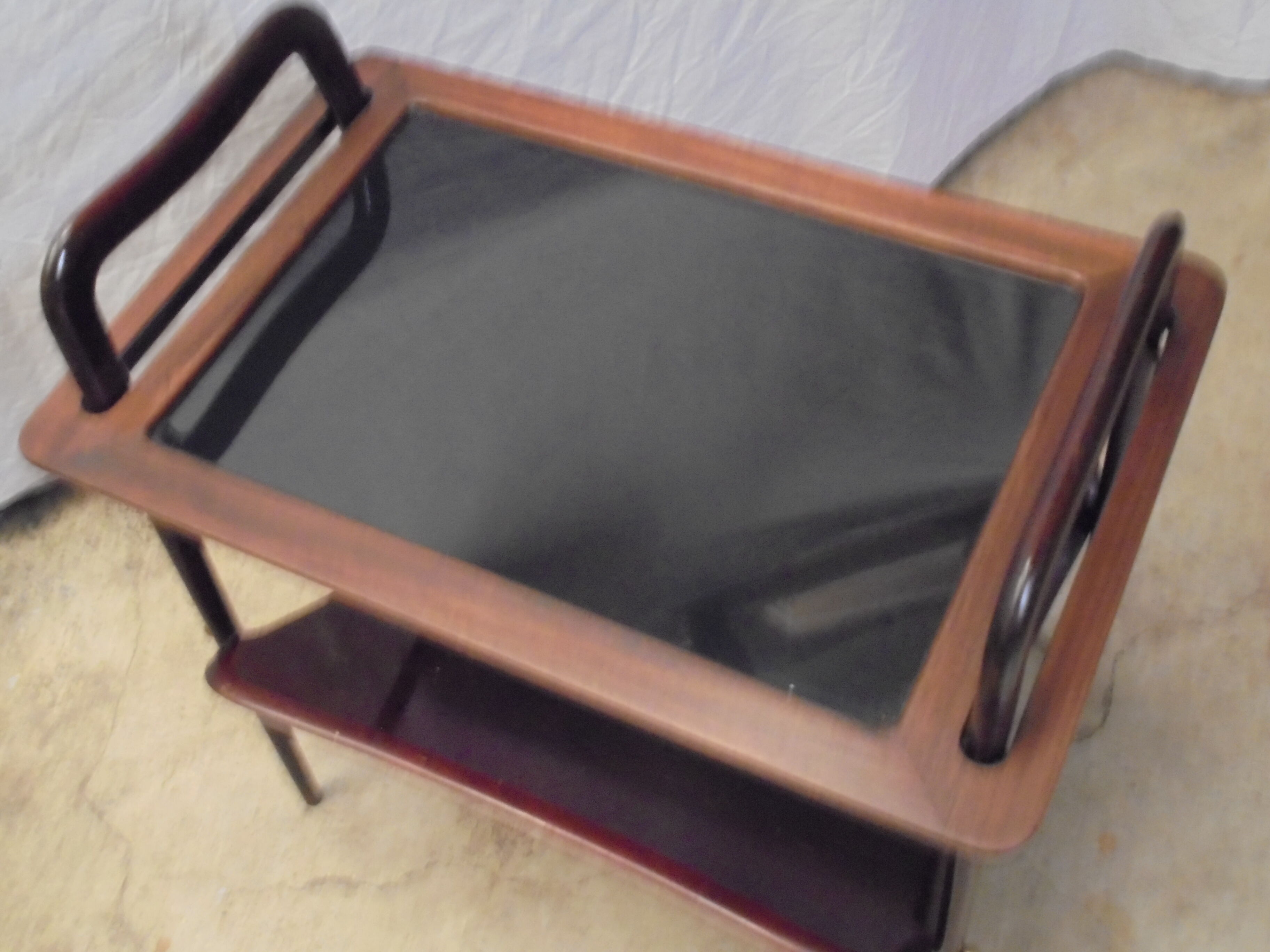 Porte revue de Ico Parisis model 201 of the 50s