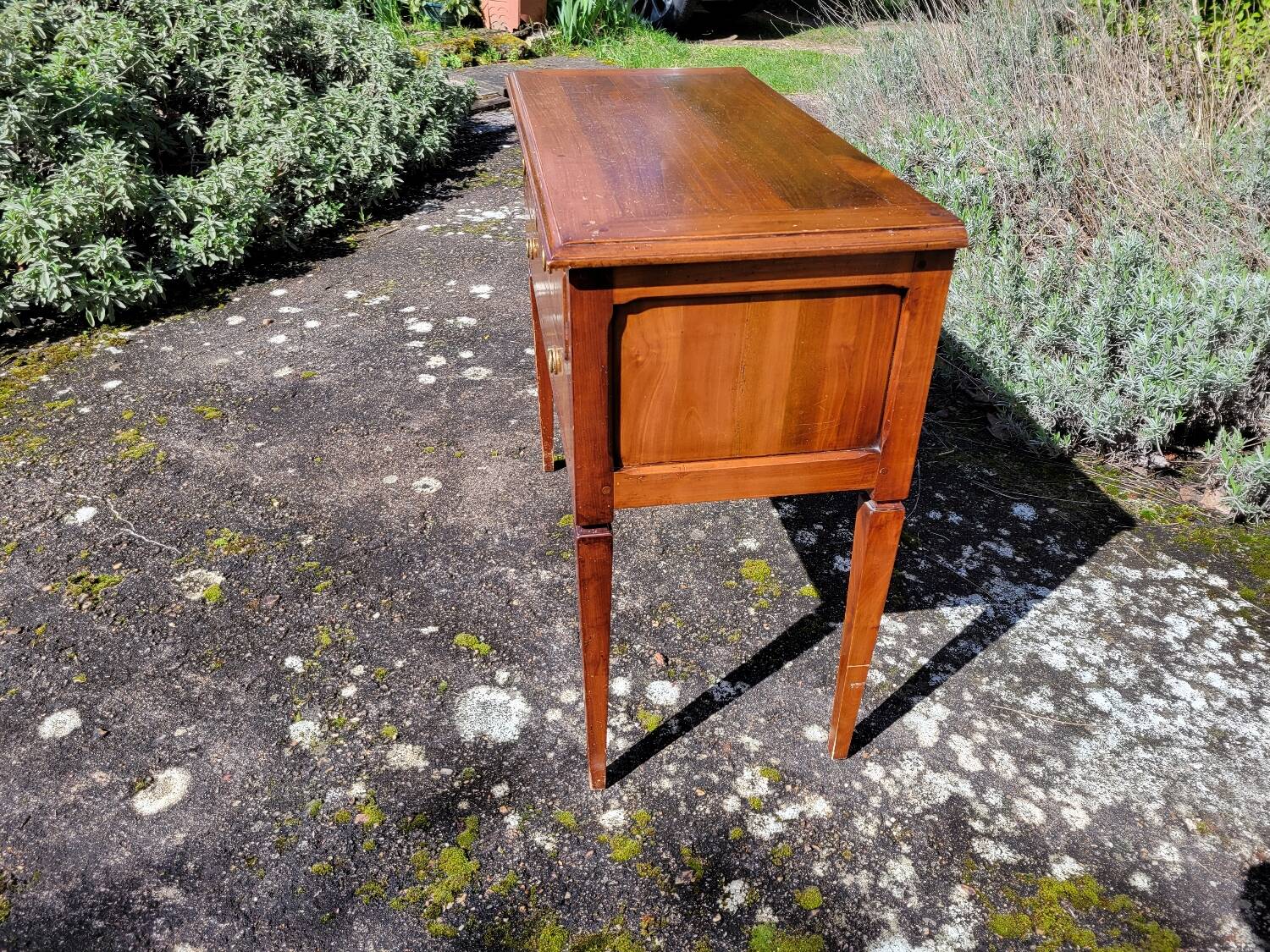 Cherrywood console chest of drawers with 3 drawers