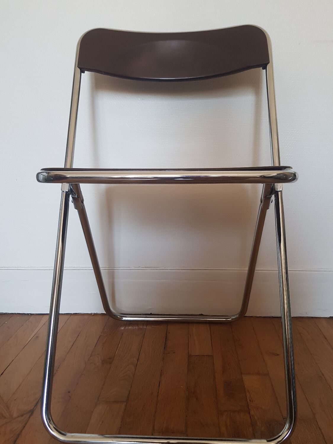 Set of 2 folding chairs