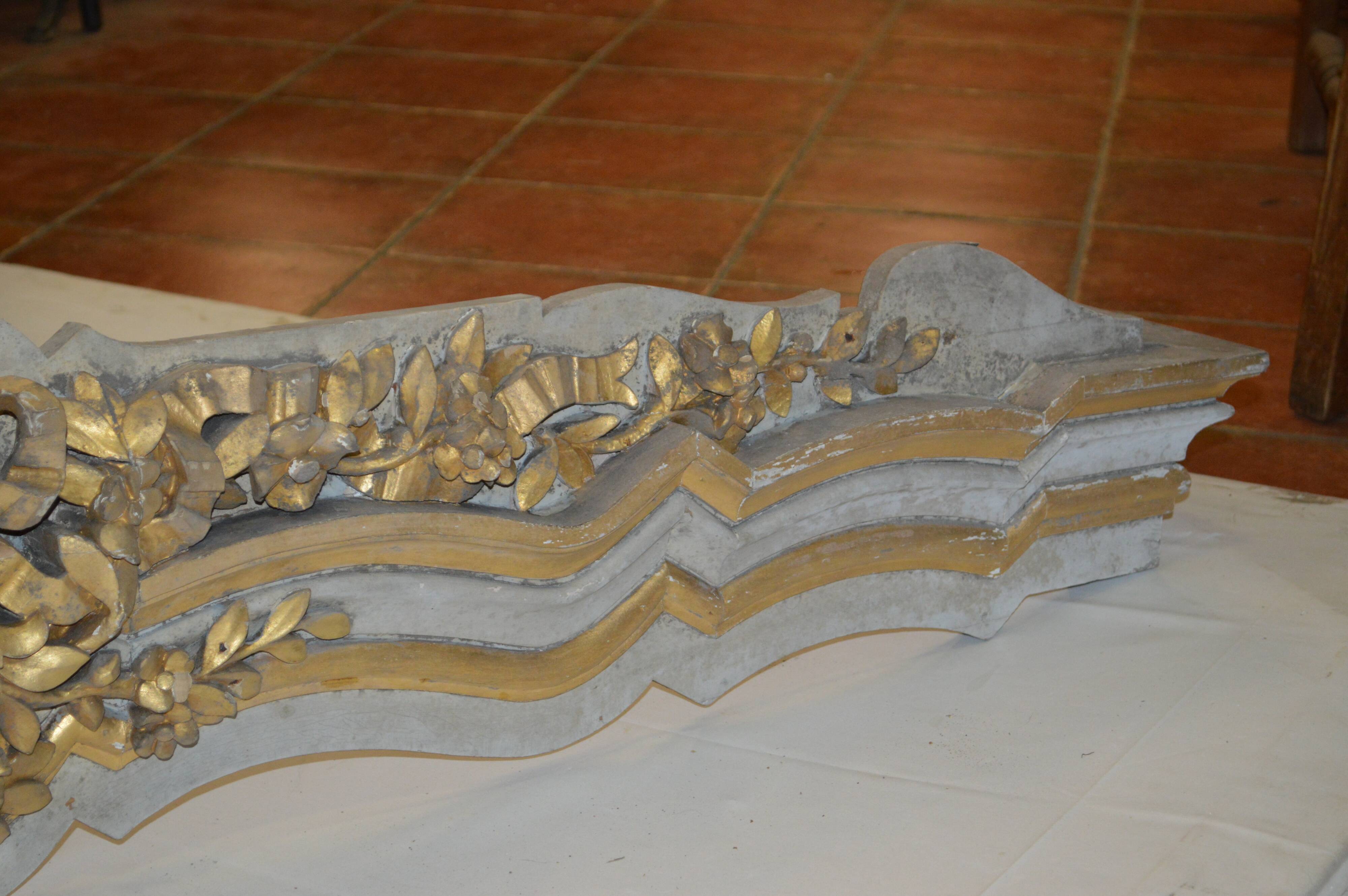 LOUIS XV style ledge in carved and patinated wood