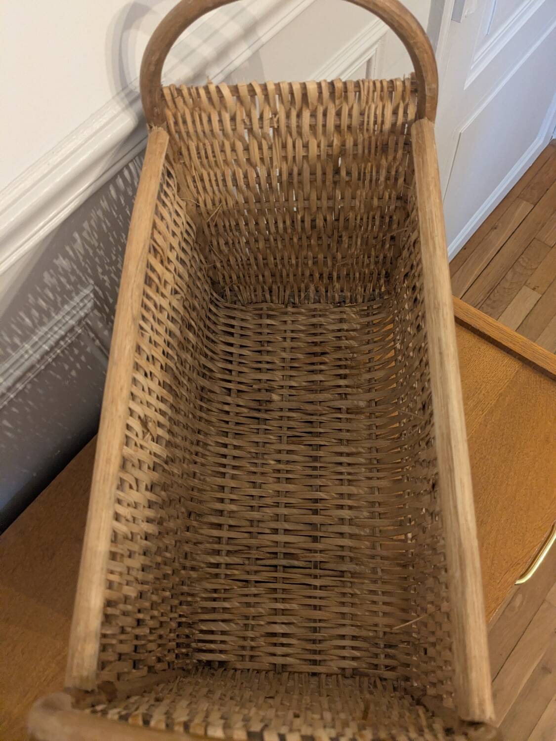 Wicker and rattan magazine rack