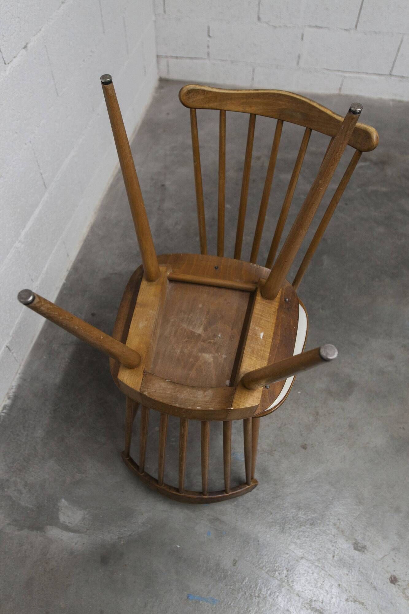 Pair of Baumann Menuet chairs, Honey patina, White skai seat