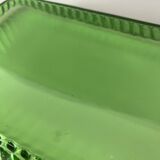 Service à liqueur en cristal teinté vert avec rehauts de dorures à décor de