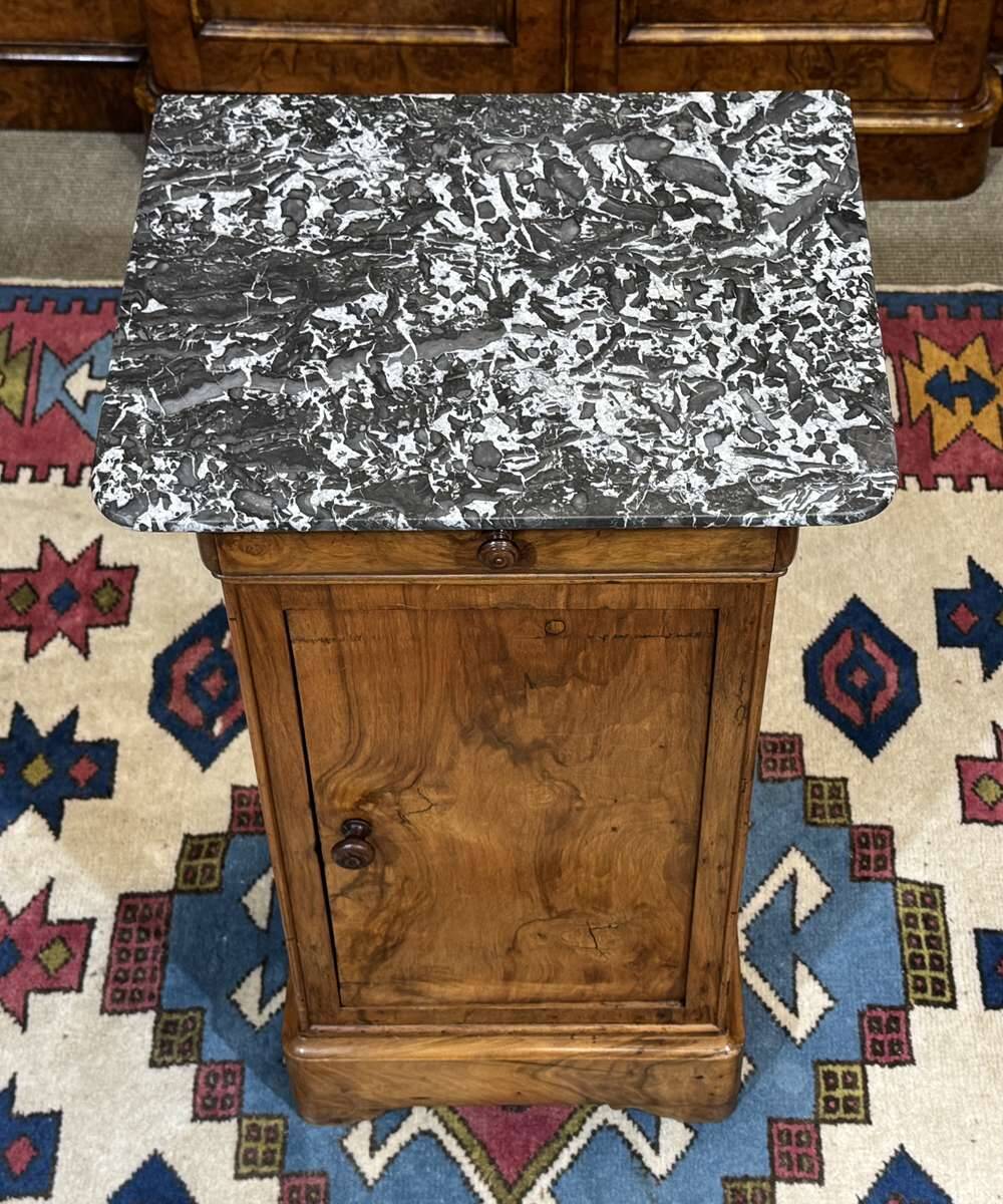 19th-century bedside table in walnut, oak, and marble top.