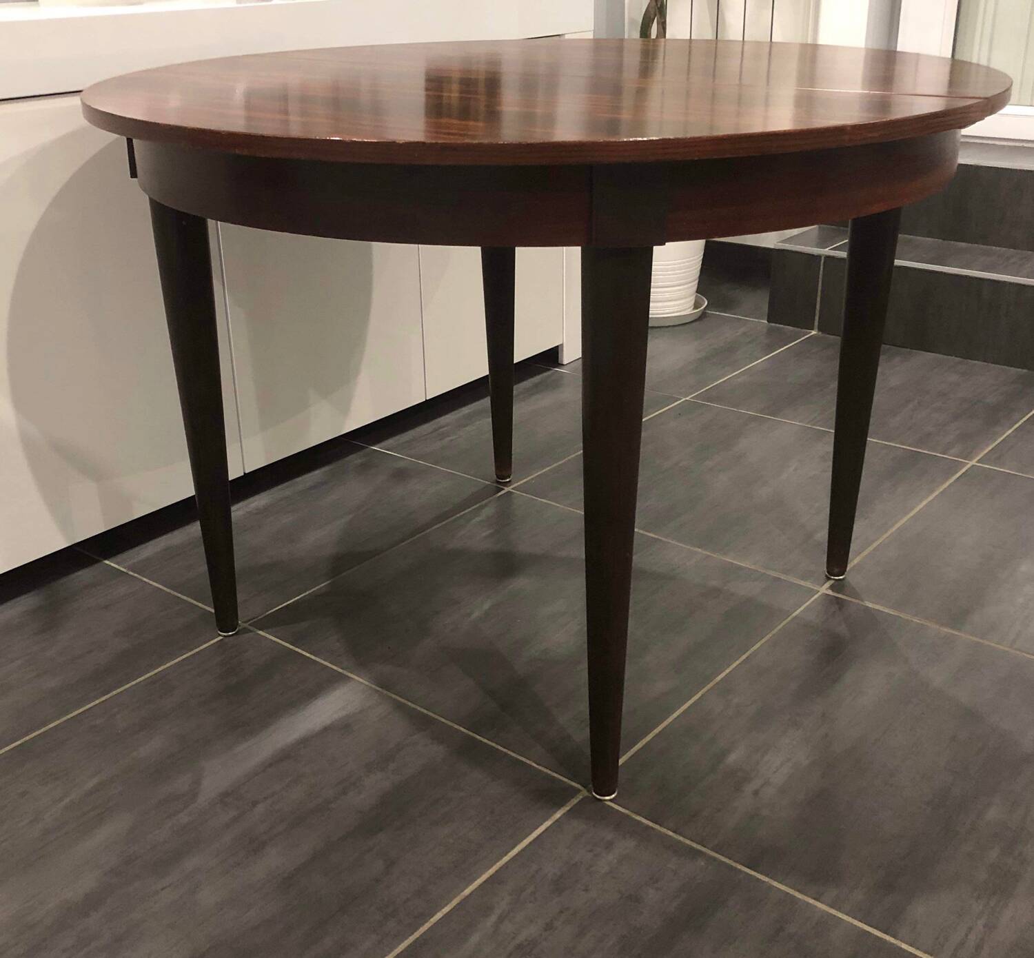 Scandinavian extendable round table in rosewood, 1960s