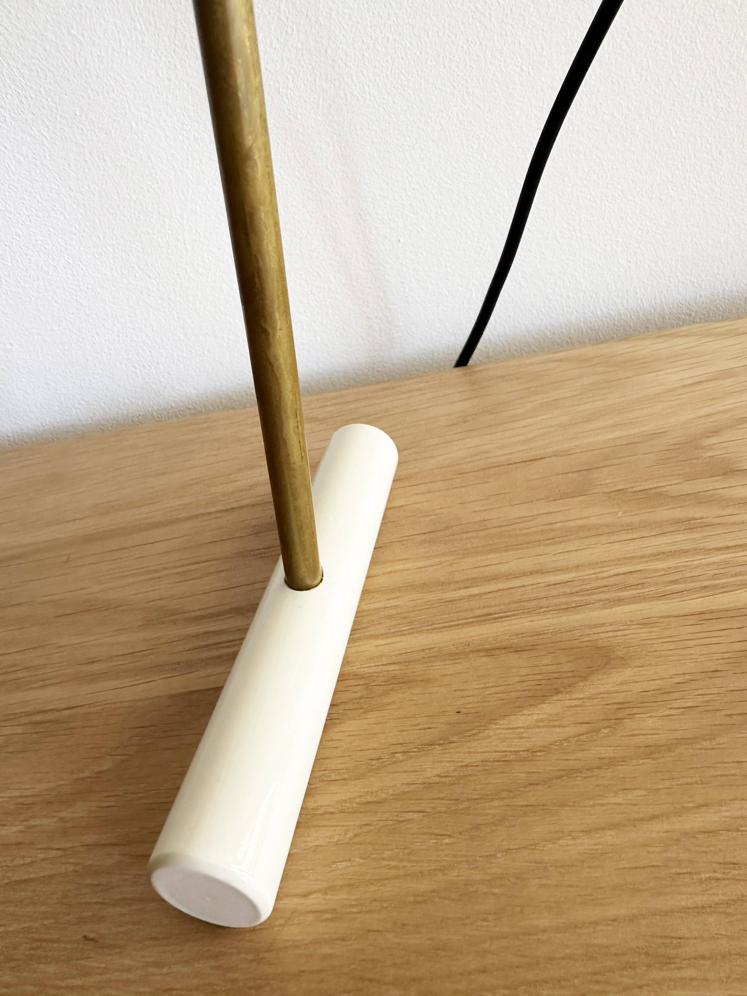 Large Italian table lamp in brass design from the 50s