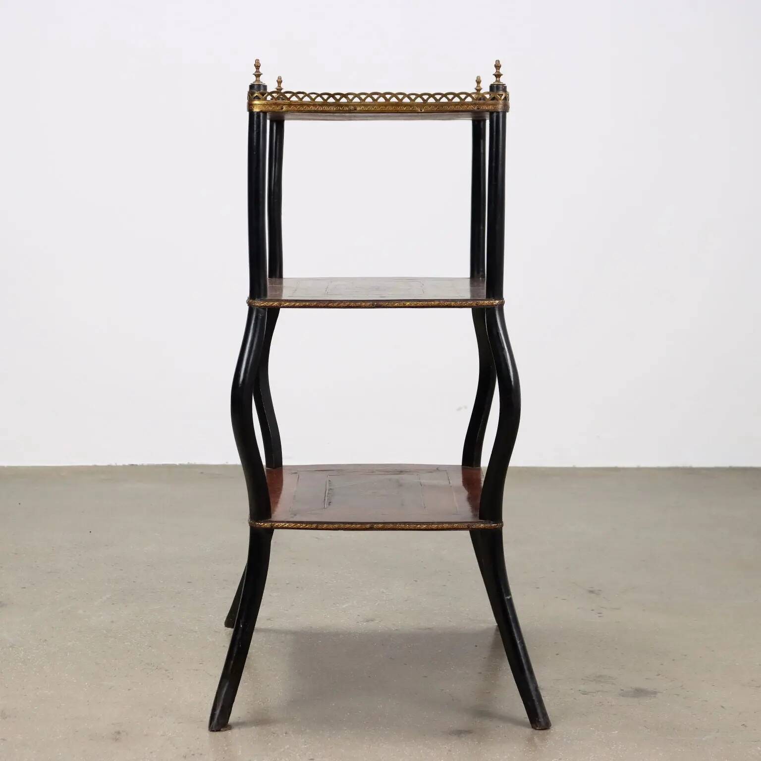 Table d’appoint ancienne en hêtre et métal, Italie, XXe siècle