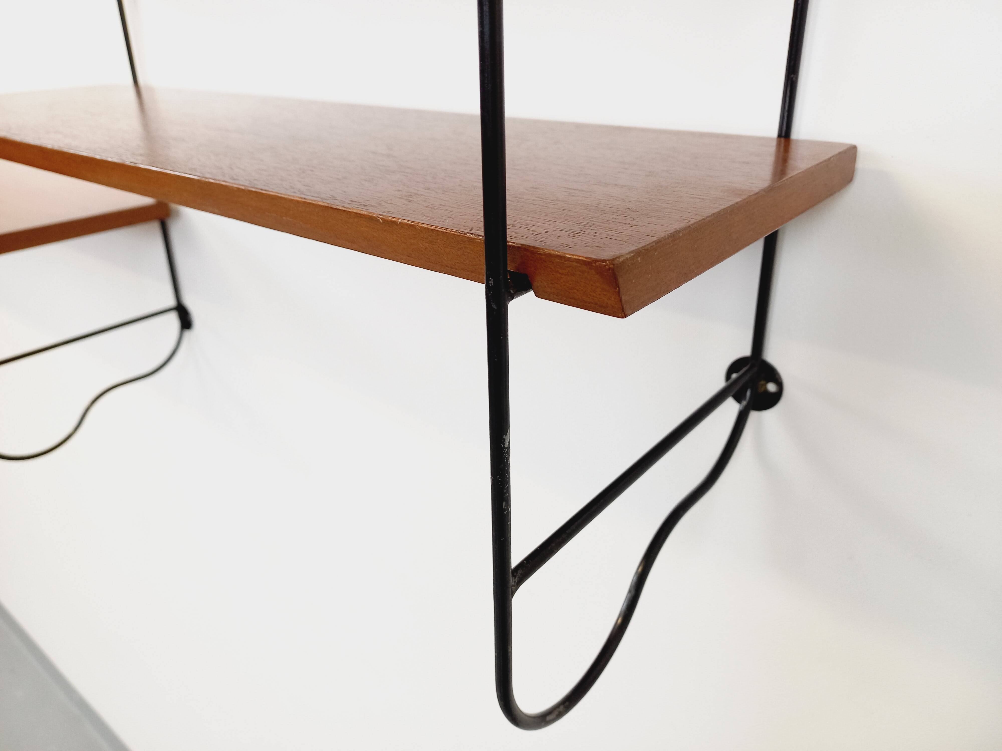 Etagère murale vintage 2 modules en teck et métal noir style String Tomado des années 50 60