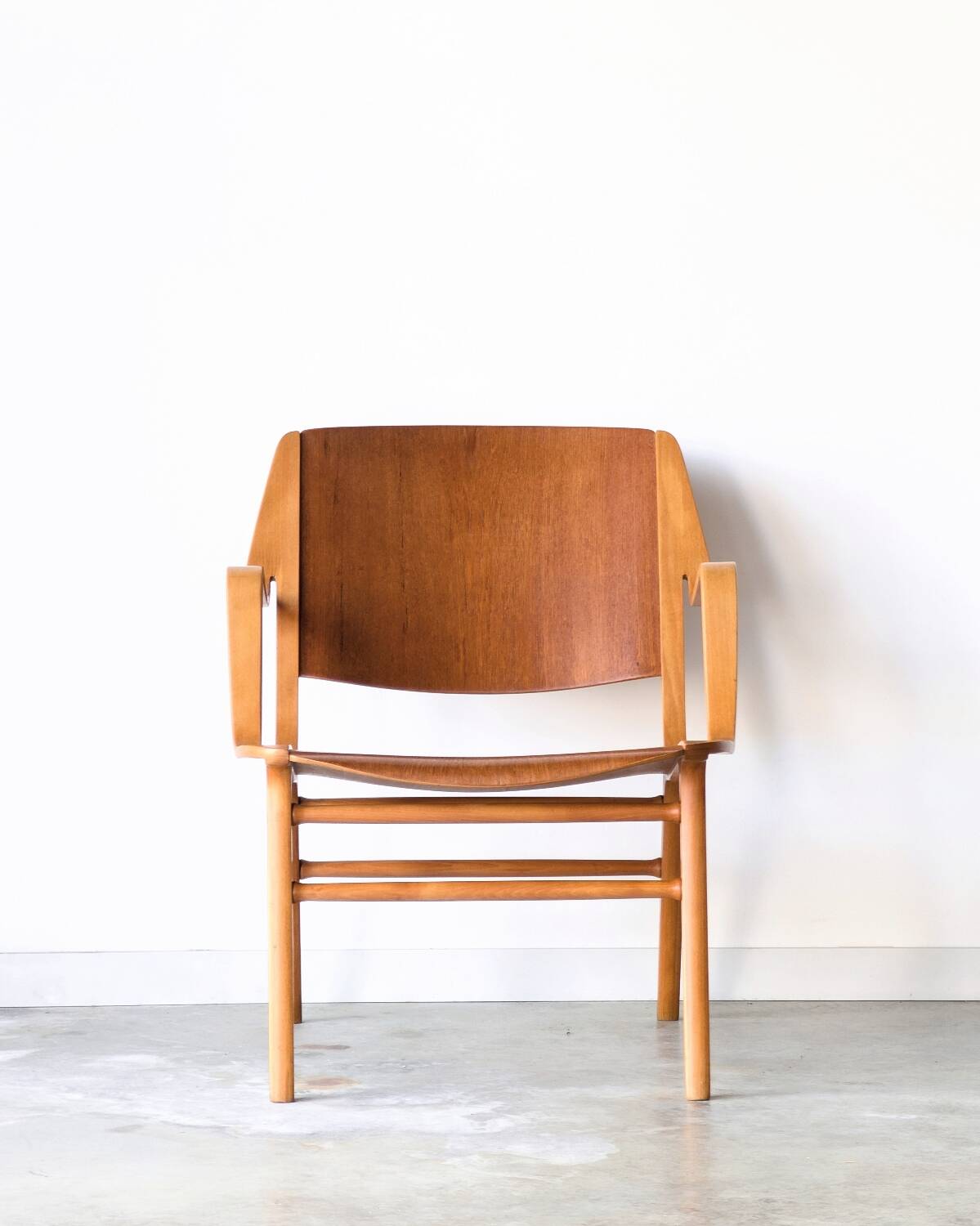 Vintage Danish armchair AX by Peter Hvidt, edition Fritz Hansen, 1950.