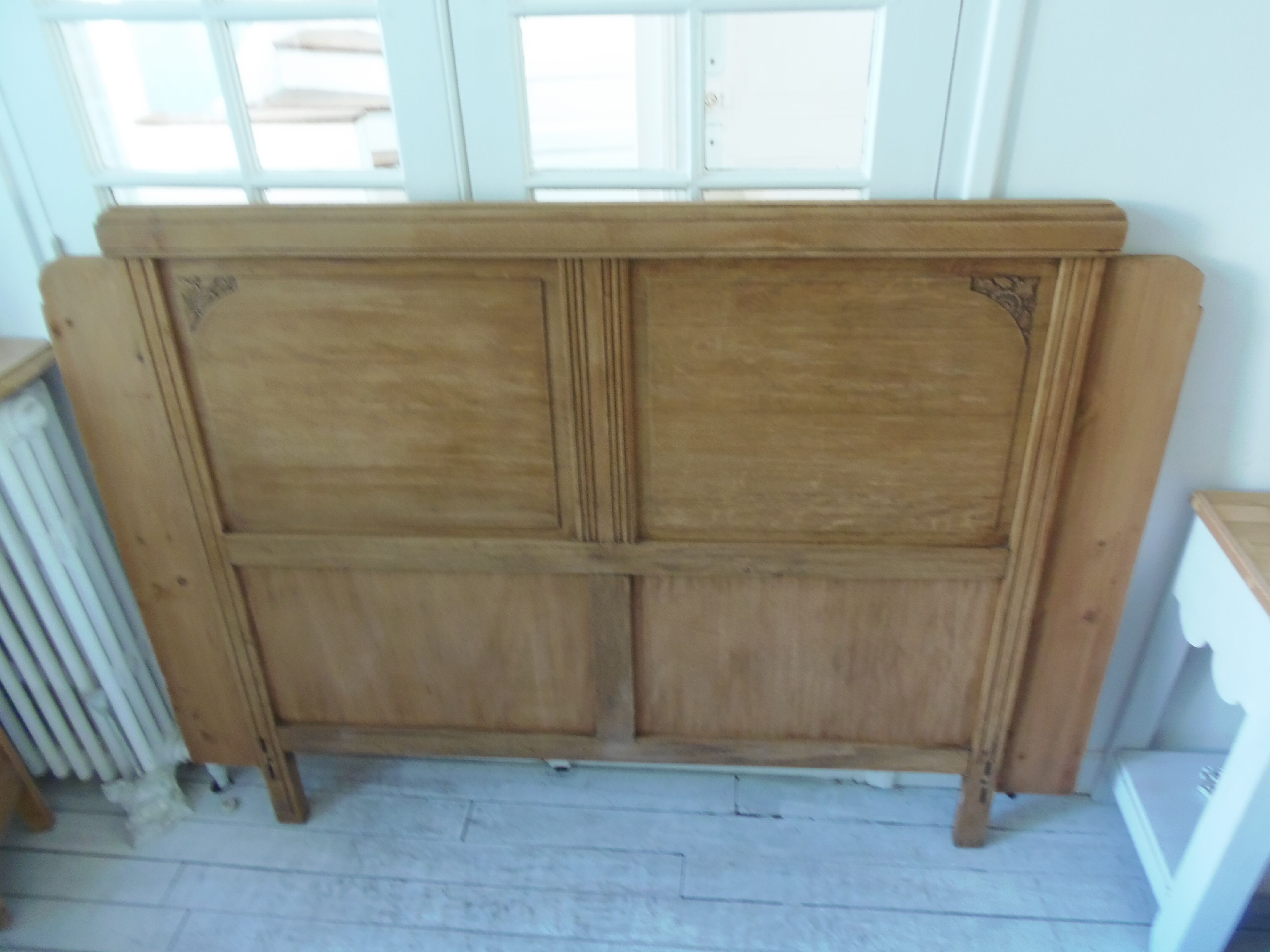 Art Deco headboard for a 160 cm bed in raw wood