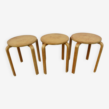 Suite de 3 tabourets style Alvar Aalto