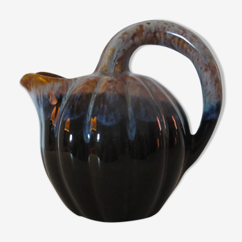 Pitcher in faience