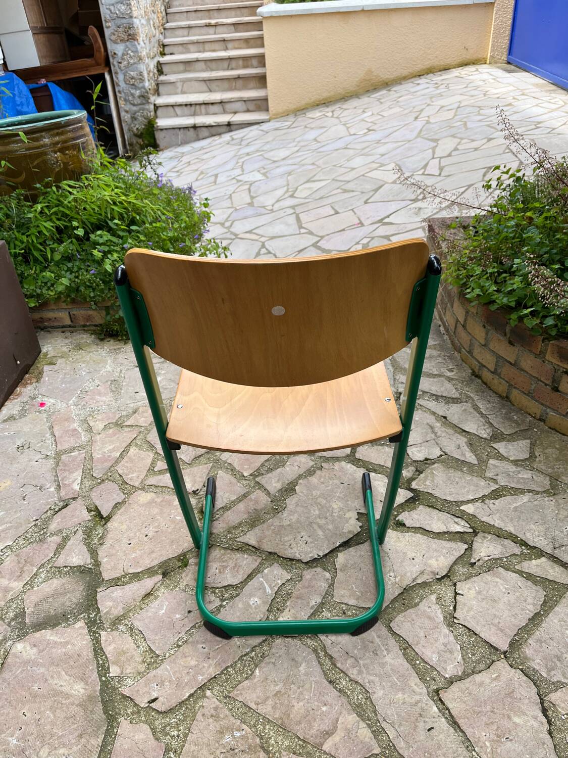 School chair VS Germany
