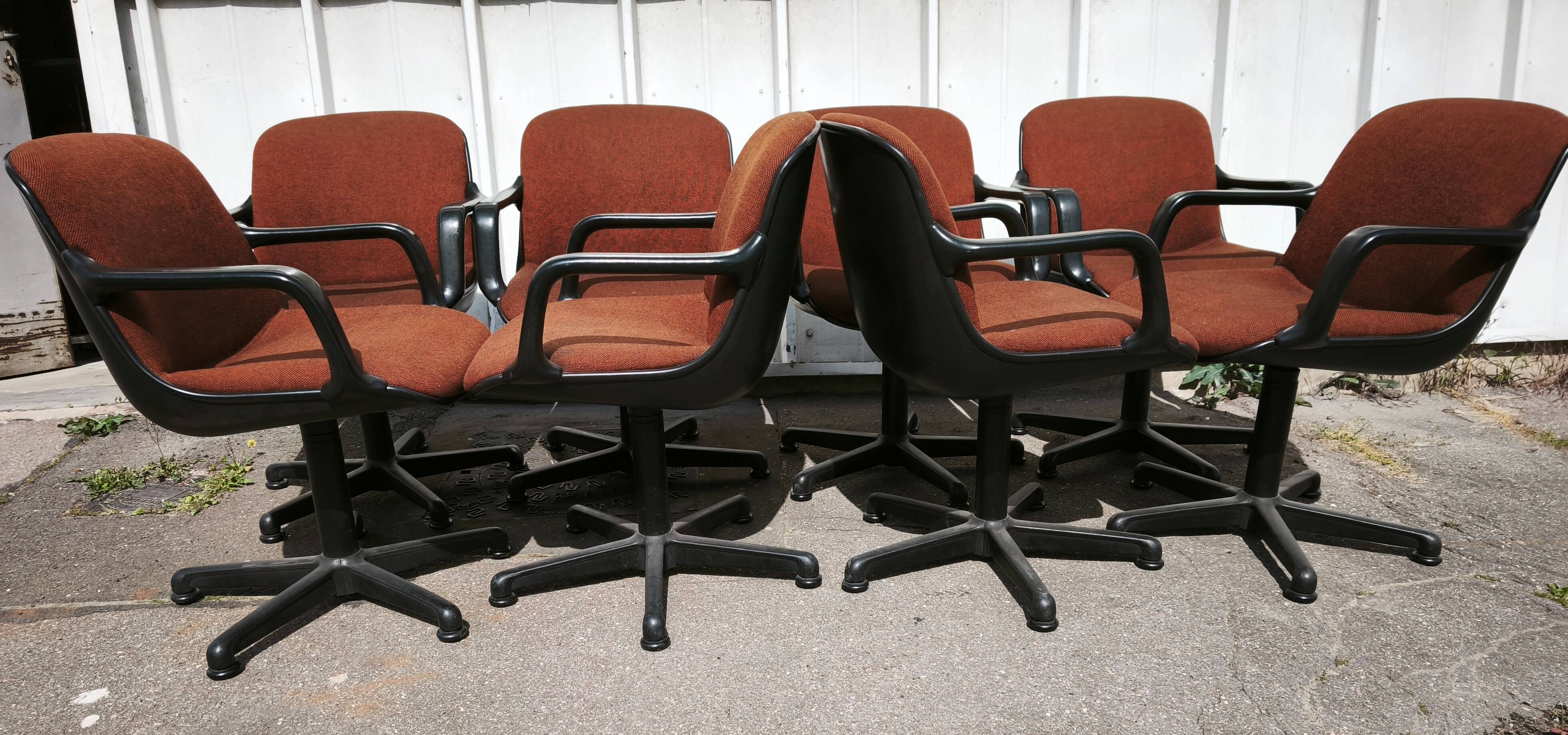 Suite de 8 fauteuil de bureau Comforto