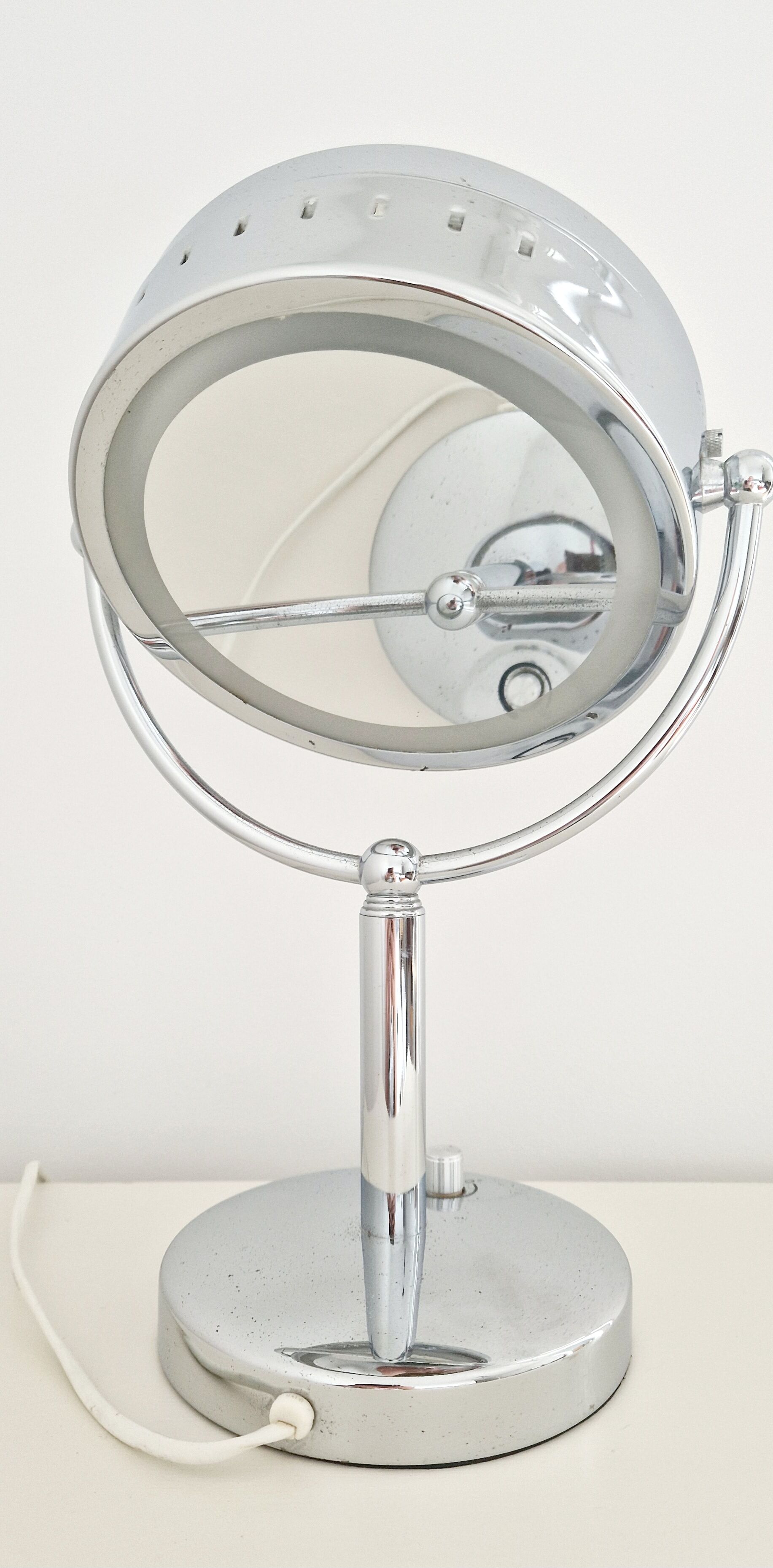 Calor brand luminous magnifying mirror