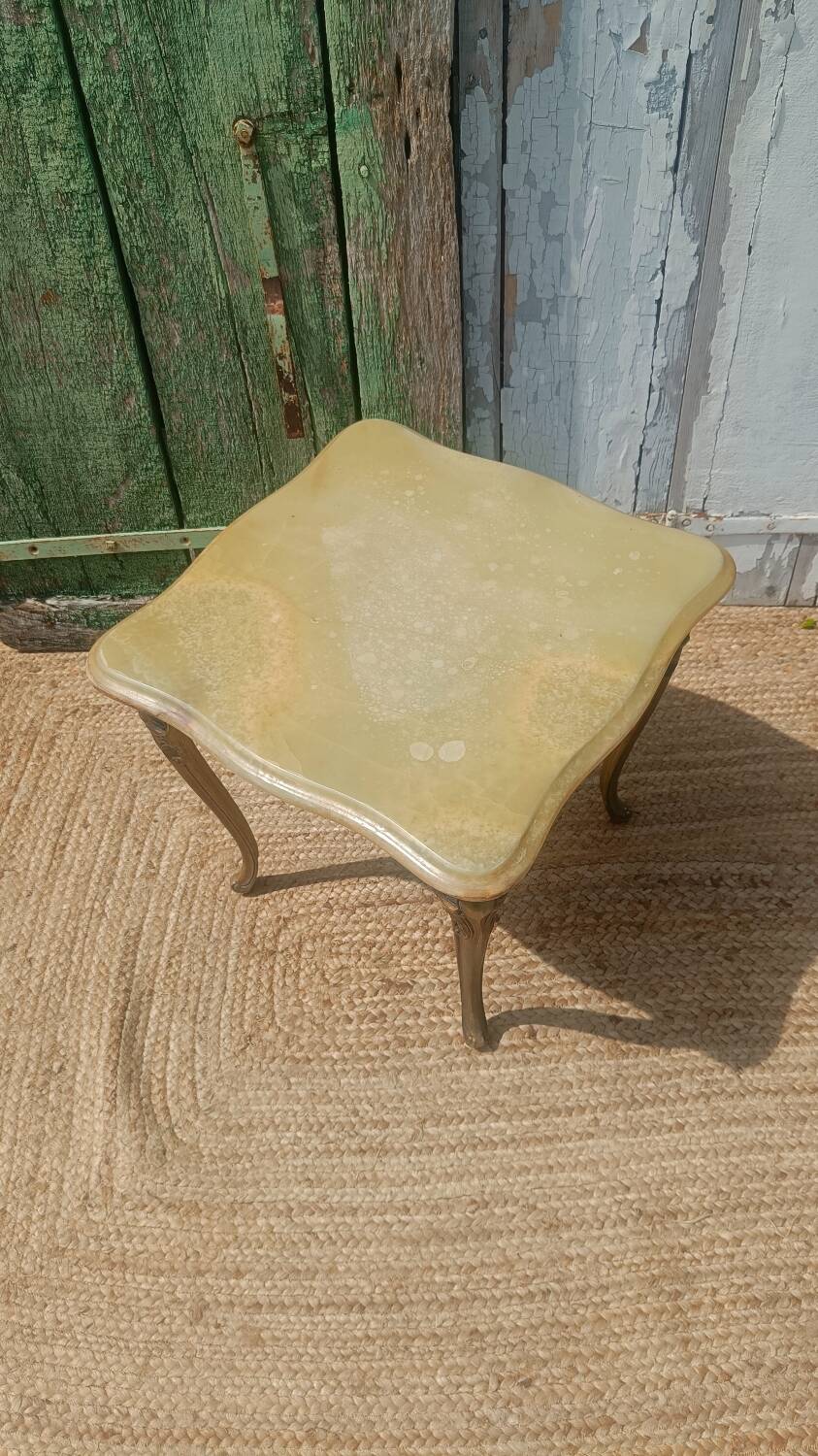 Vintage side table in gilded brass with an onyx top.