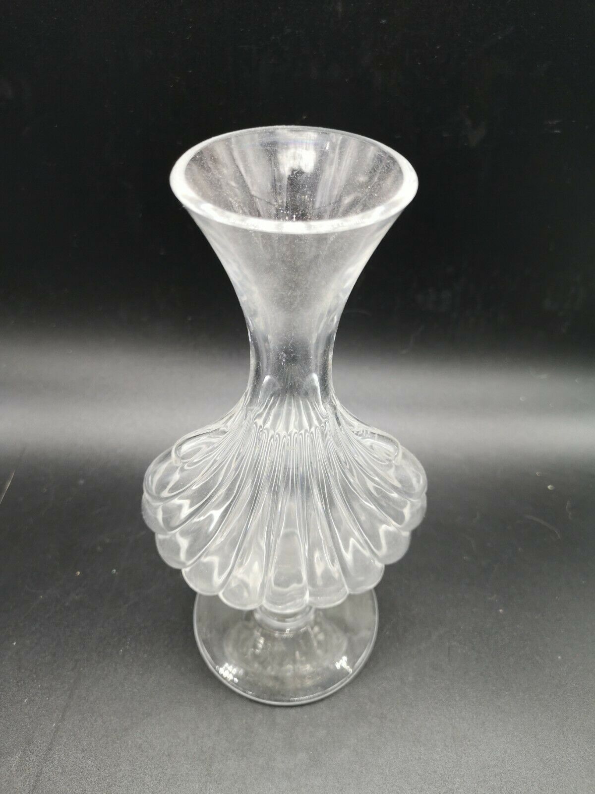 Vase Baccarat shell on foot shower
