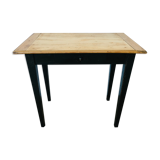Farm table with tapered feet