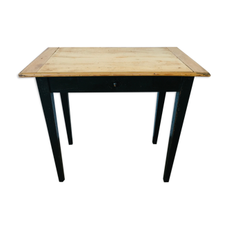 Table de ferme aux pieds fuselés