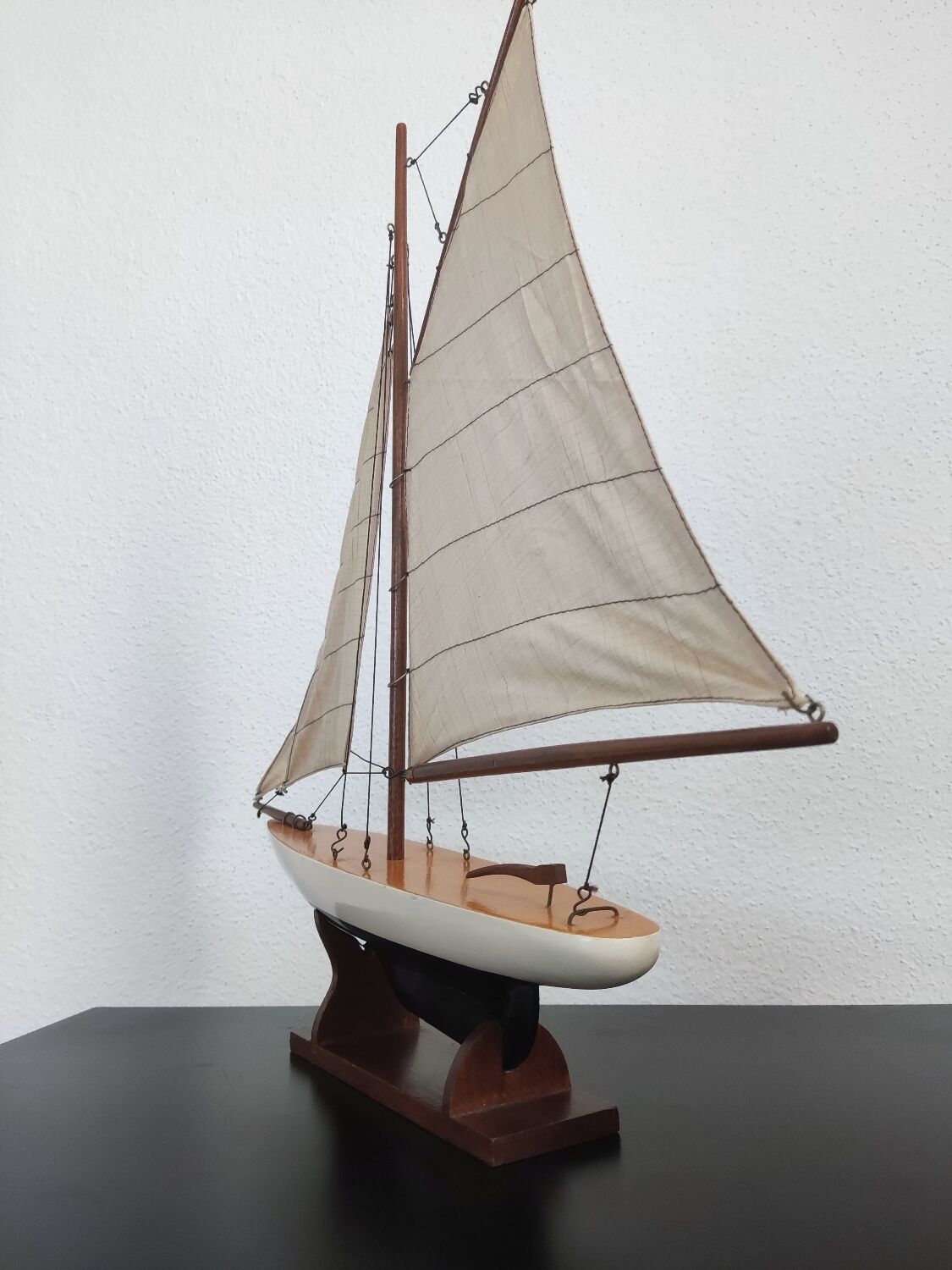 Model sailboat