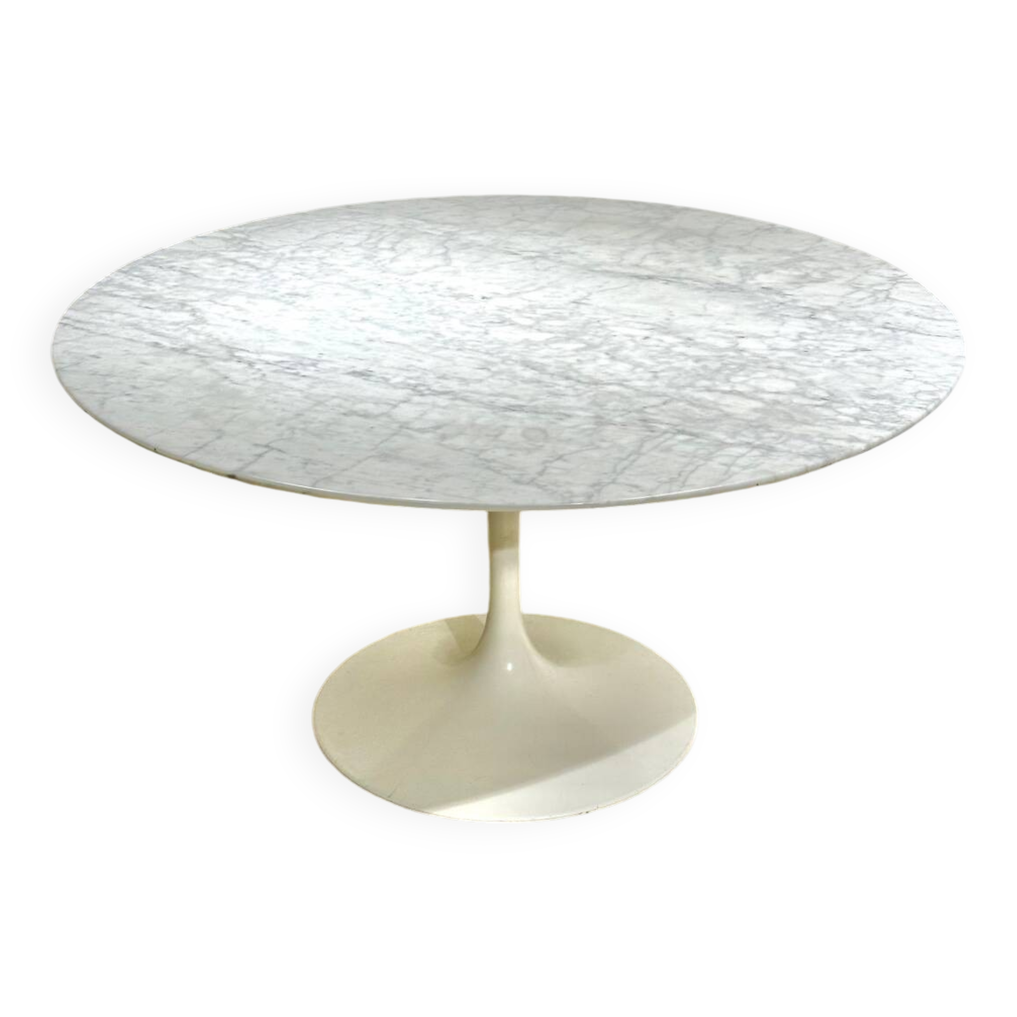 Knoll Tulip Table 137 cm in marble