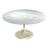 Knoll Tulip Table 137 cm in marble