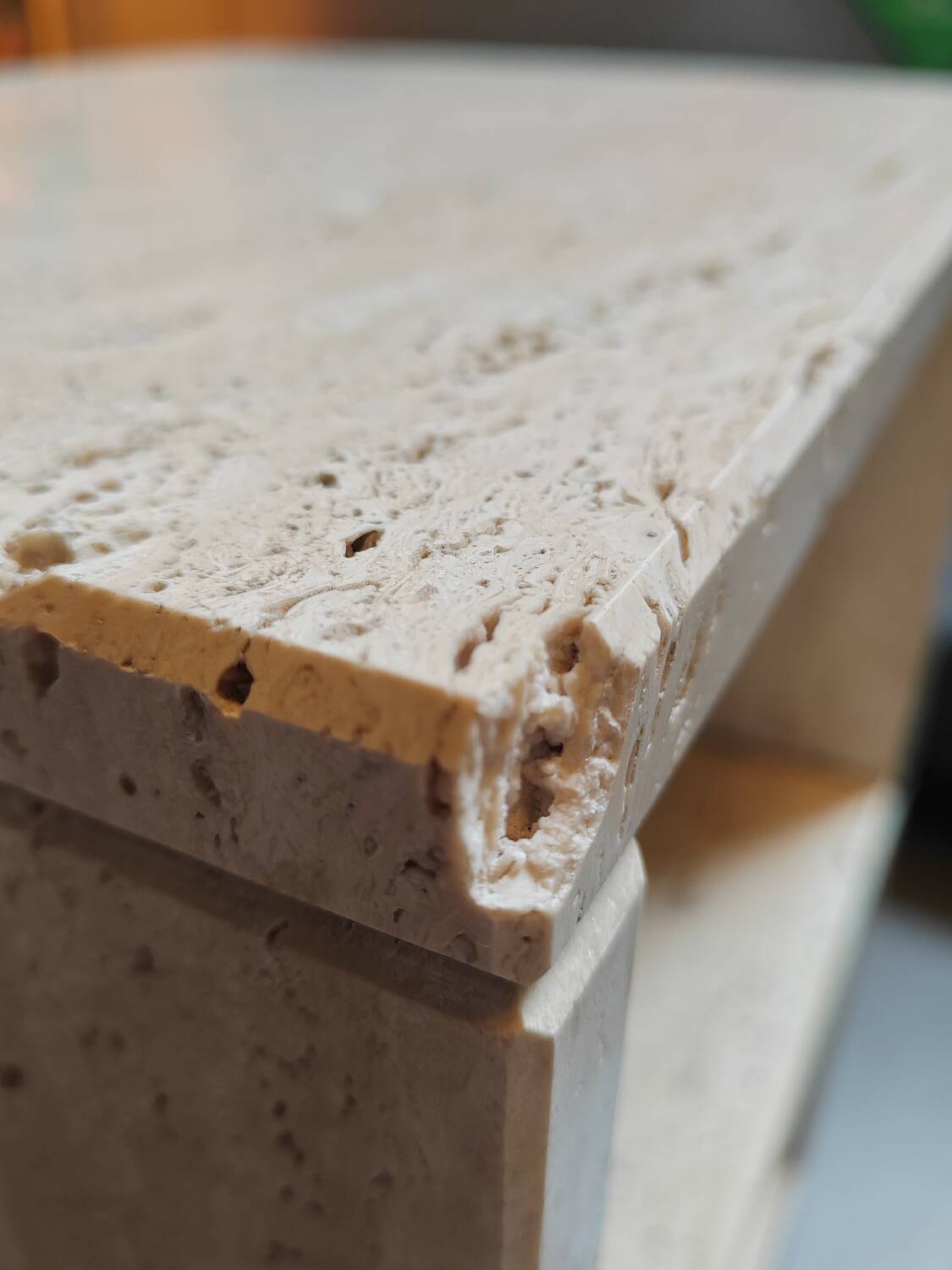 1980 Tables gigognes en travertin