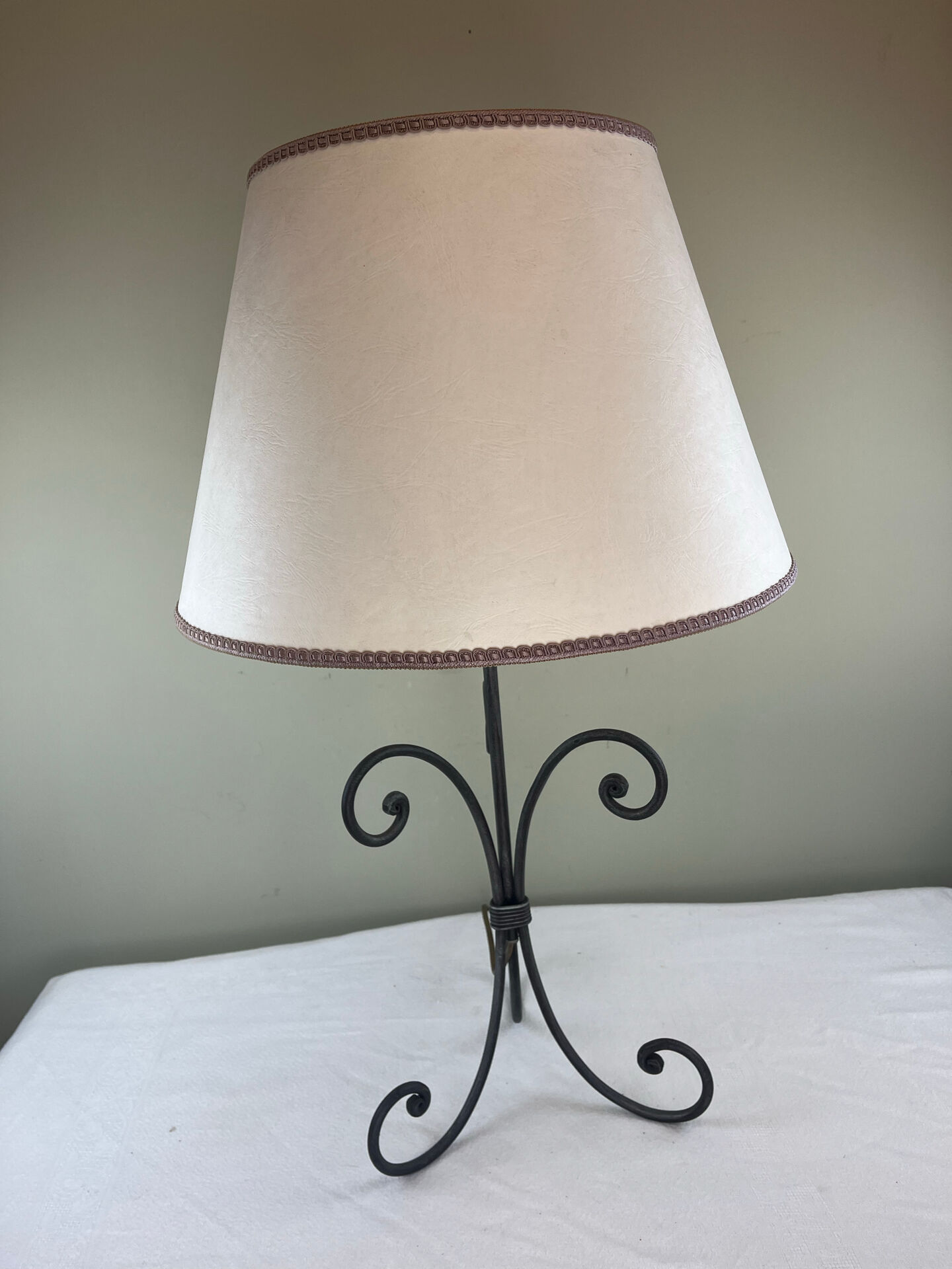 Large ambient lamp