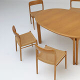 Extendable dining table by Van Den Berghe pauvers