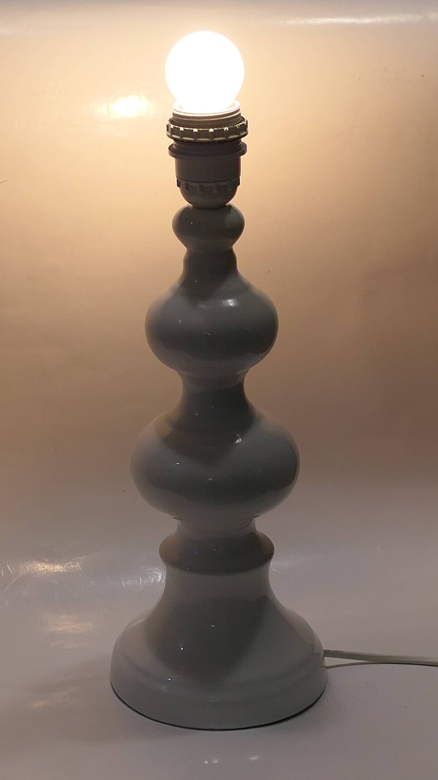 Bayer 1976 white ceramic lamp base