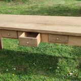 Auvergne table