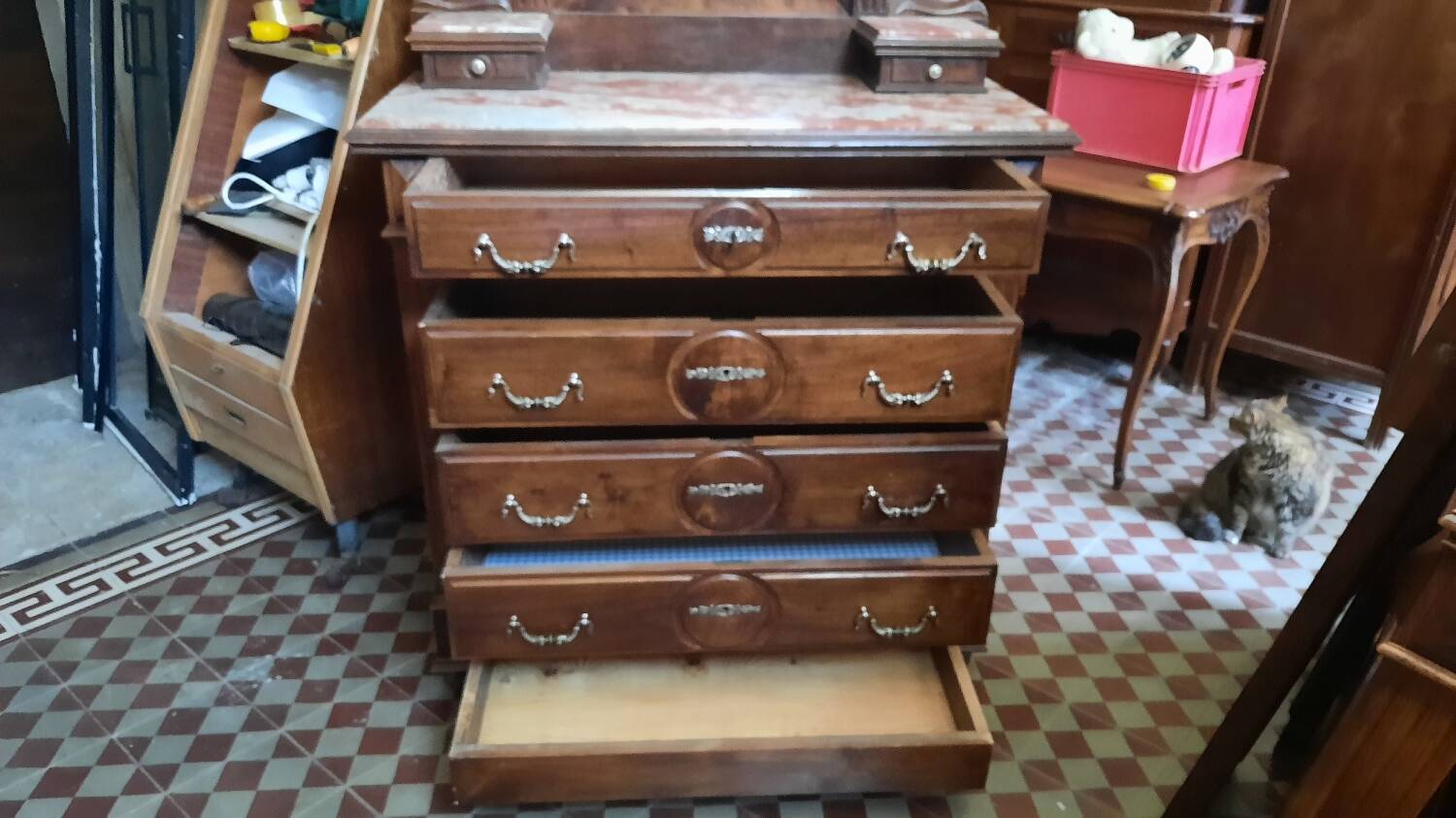 Dressing table chest of drawers