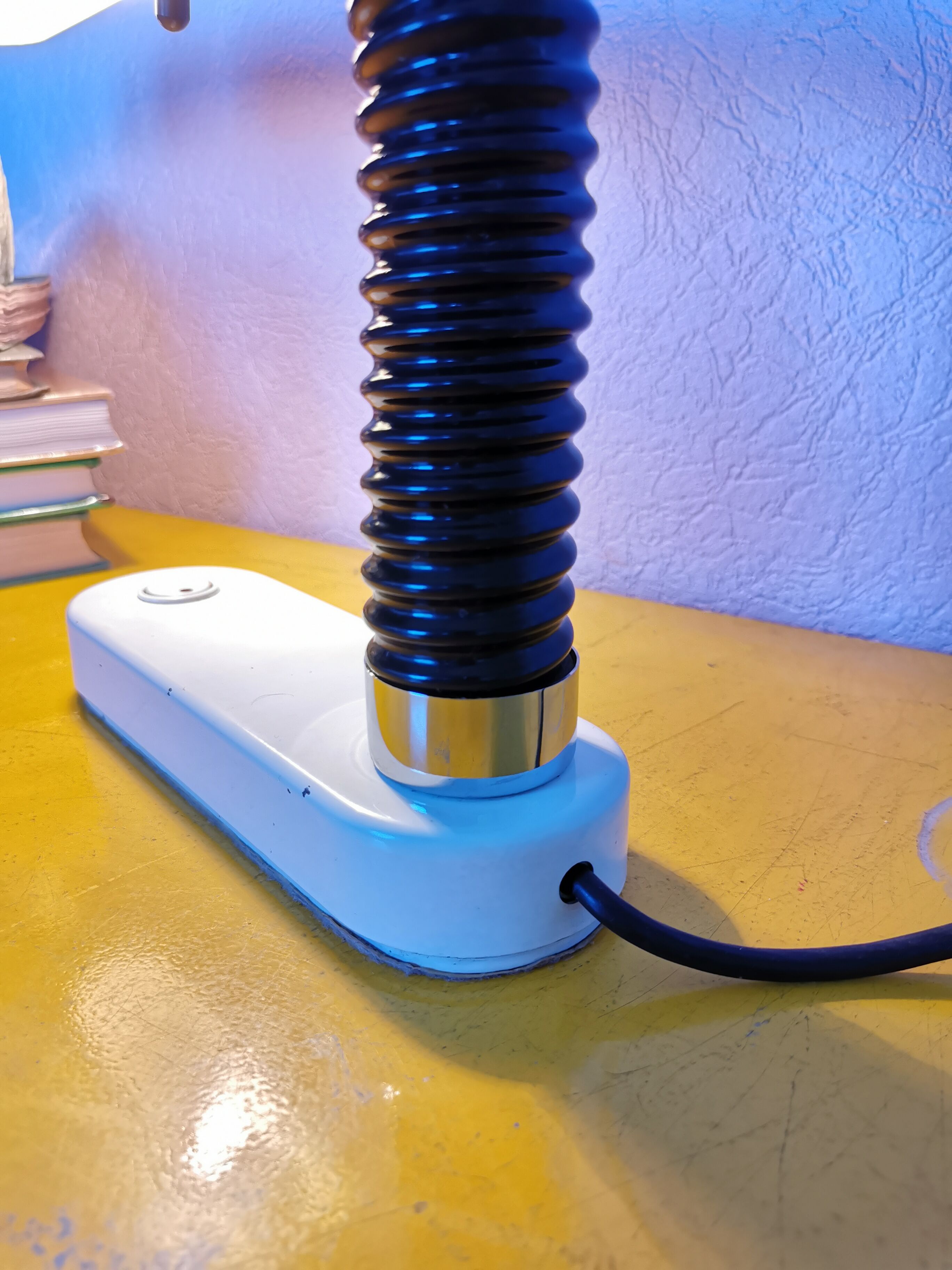 Flexible and adjustable lamp lacquered brass, 1970