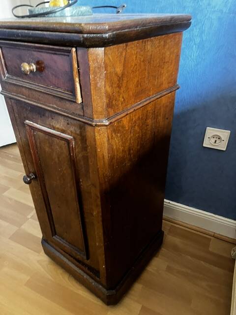 Walnut bedside table in Louis Philippe style