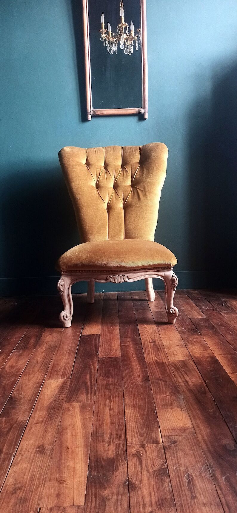 Vintage padded toad armchair