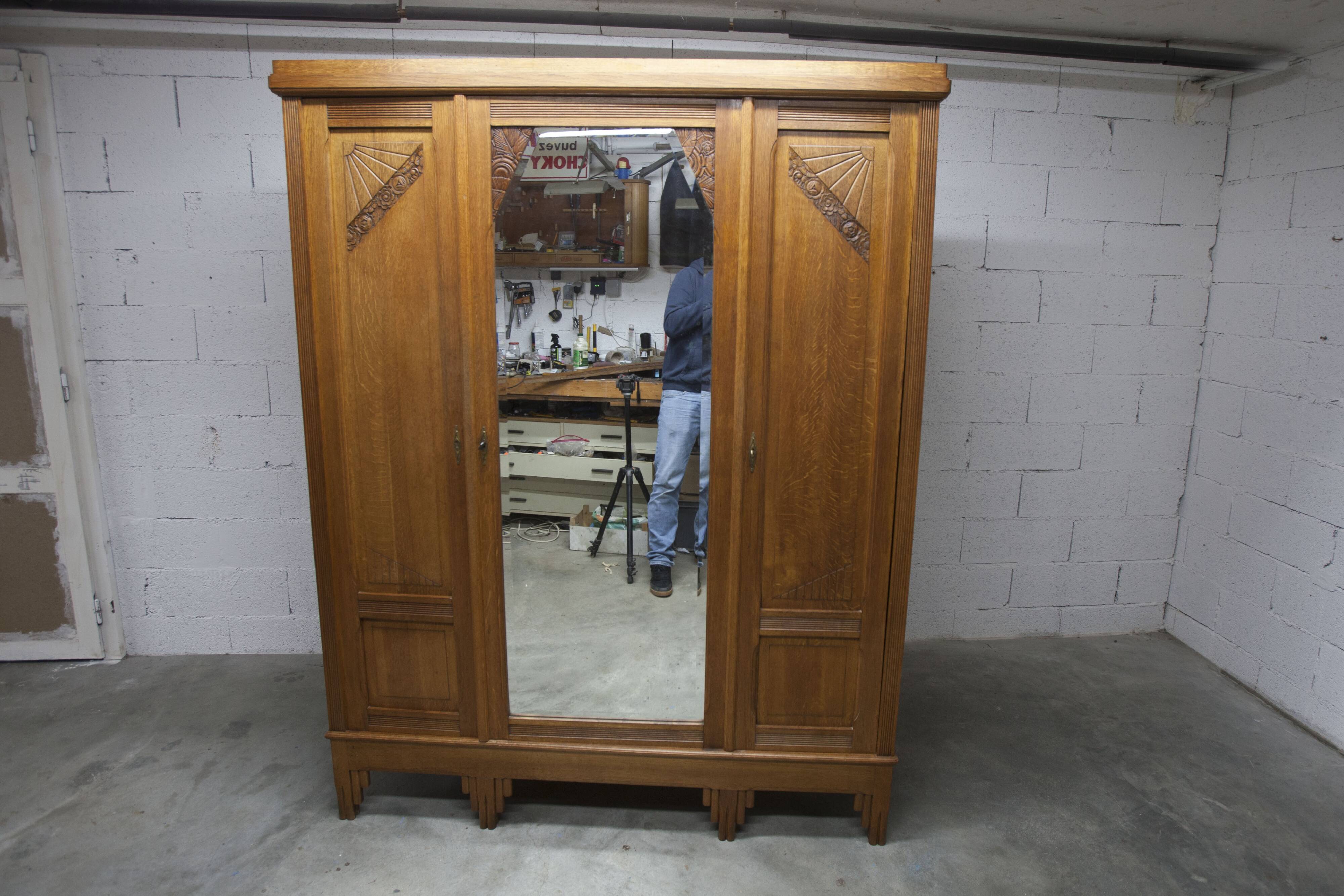 Art Deco carved oak wardrobe - Flemish workshop circa 1930