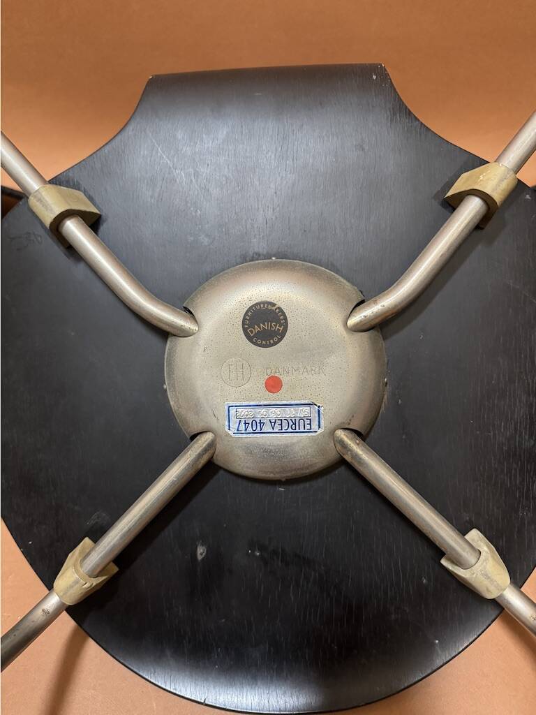 Arne Jacobsen chairs 3105 Mosquito