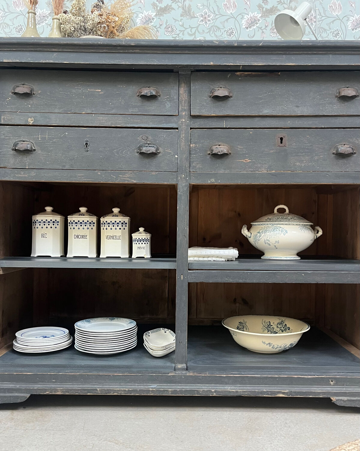 Patinated workshop furniture