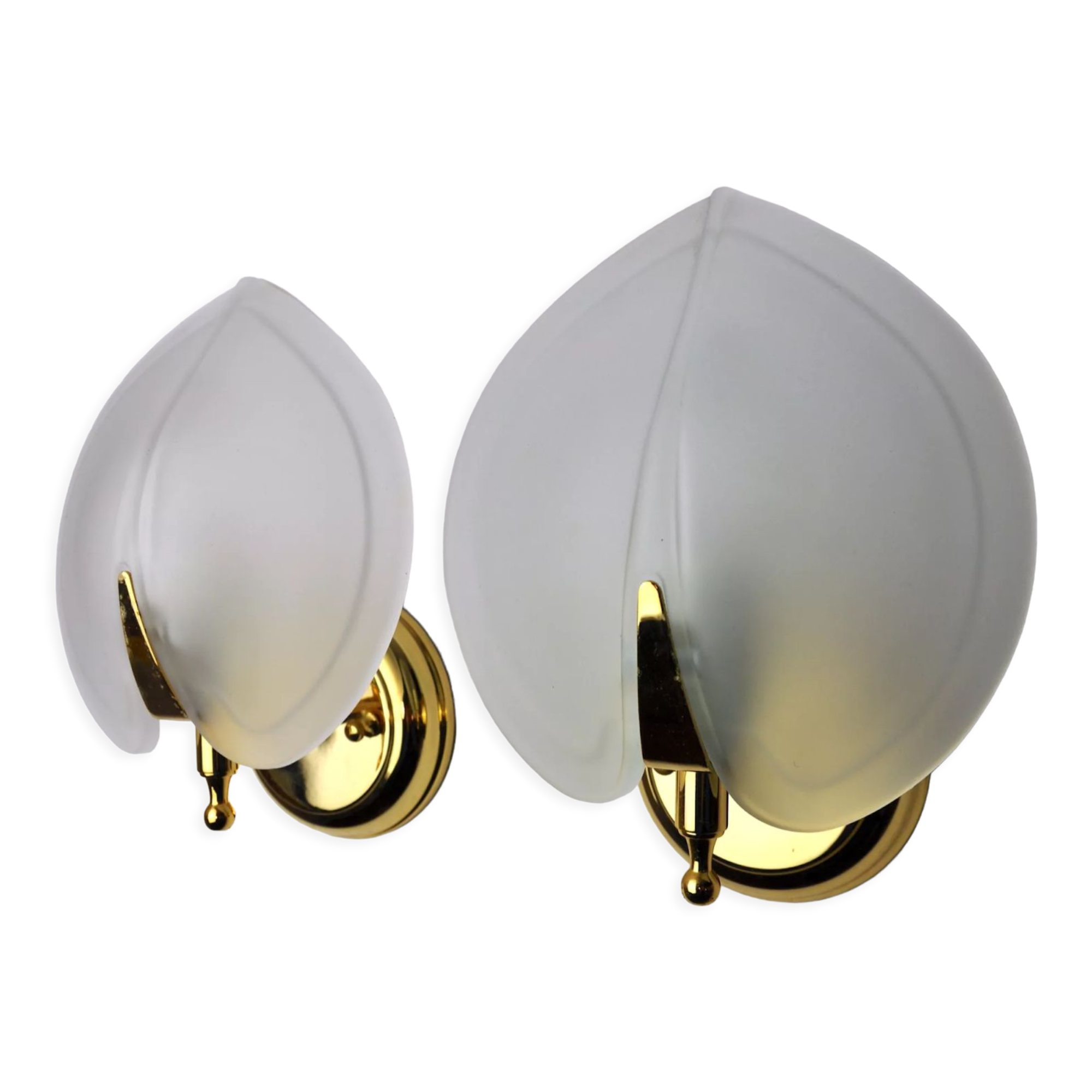 Pair of wall lamps "sheet" in opaque glass, murano, Italy 1980