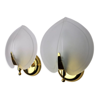 Pair of wall lamps "sheet" in opaque glass, murano, Italy 1980