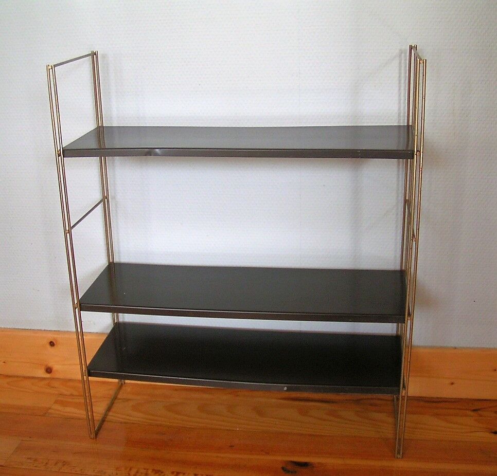 Metal wall string shelf