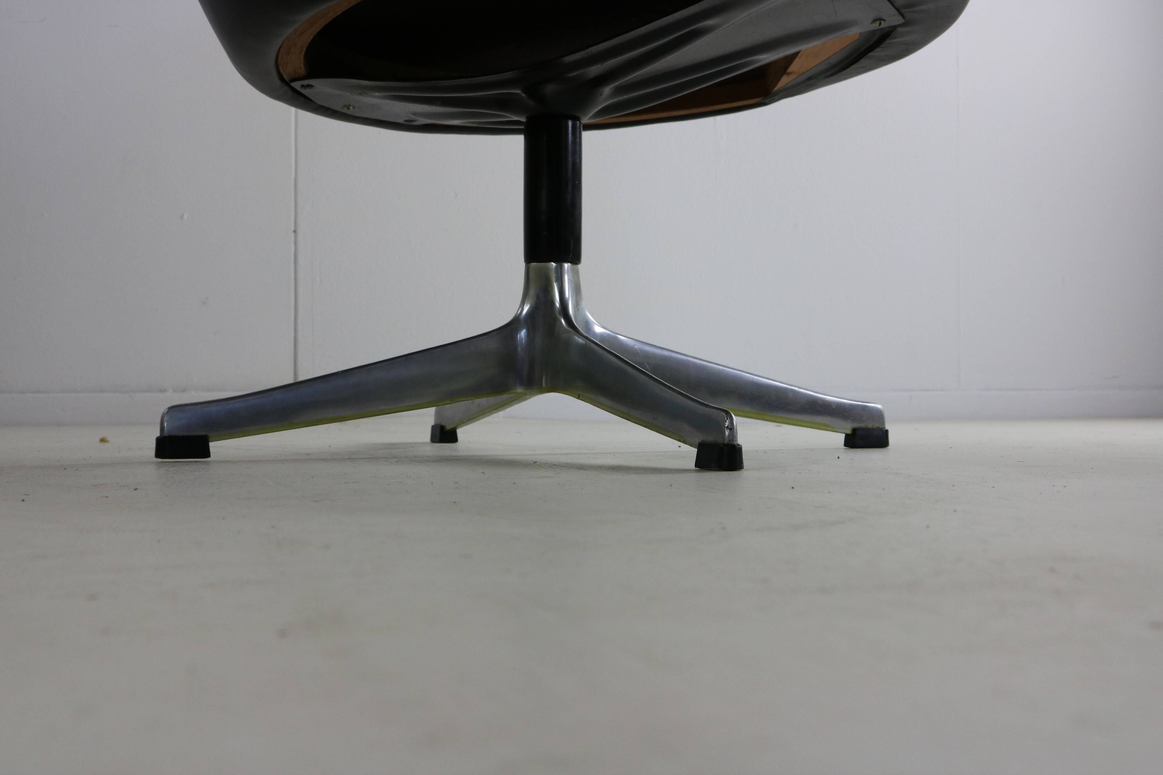 Fifties swedish design easy chair by Yngve Ekström