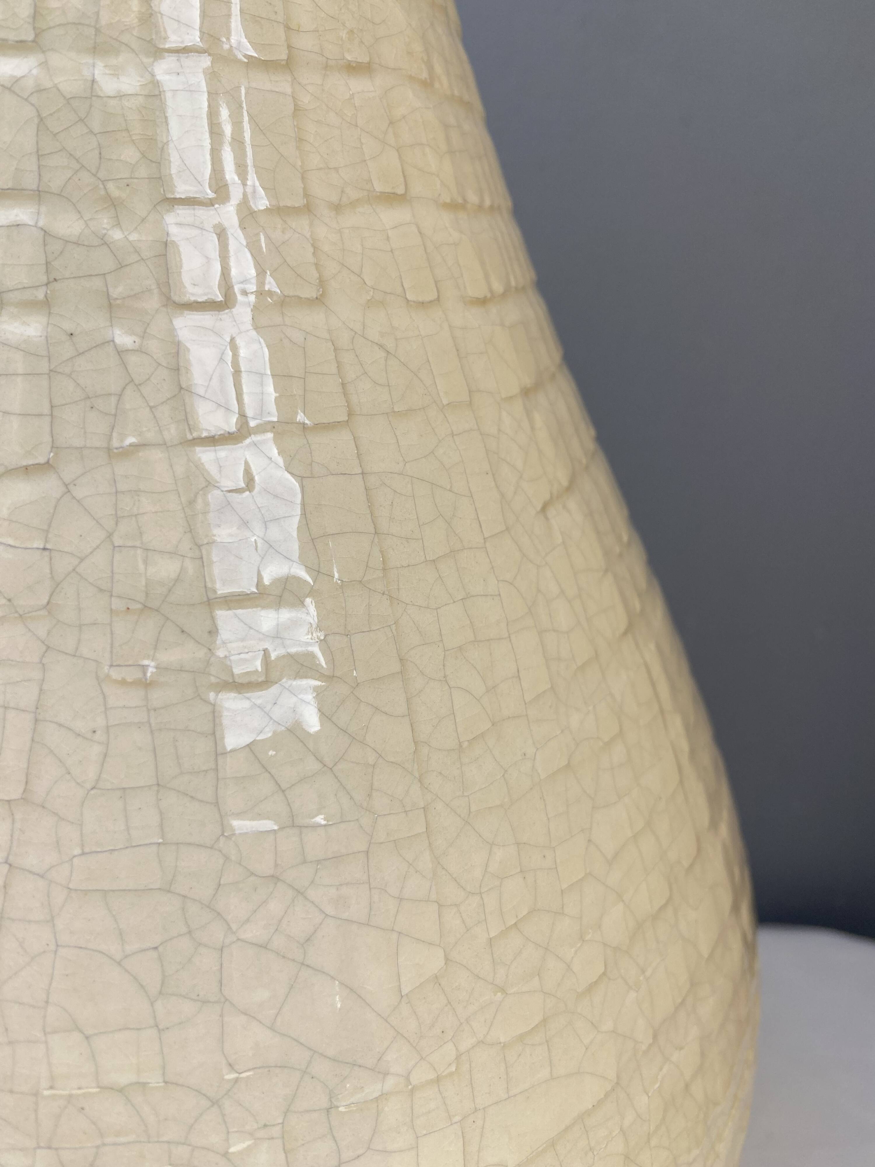 Ceramic lamp base