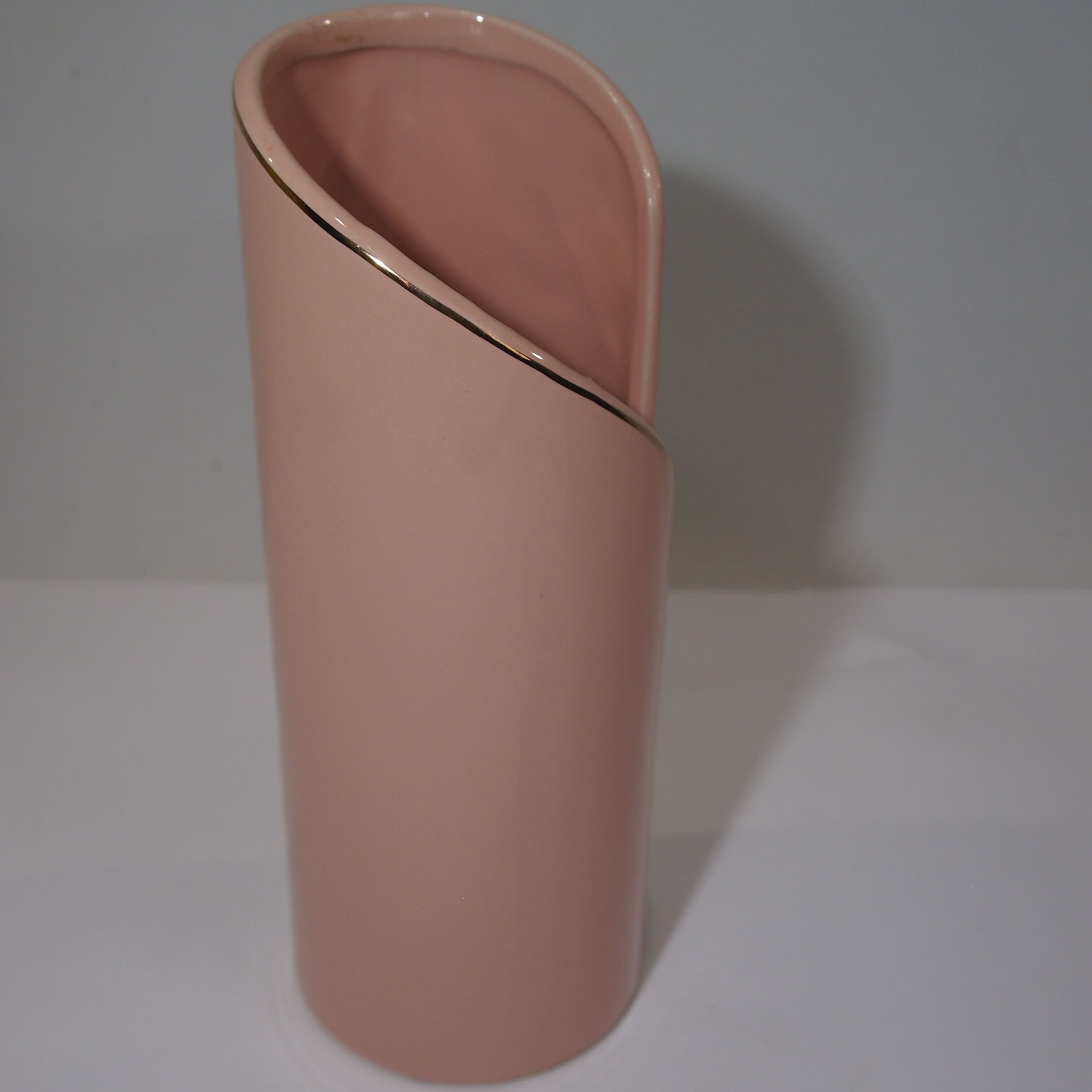 Pink/vintage ceramic vase