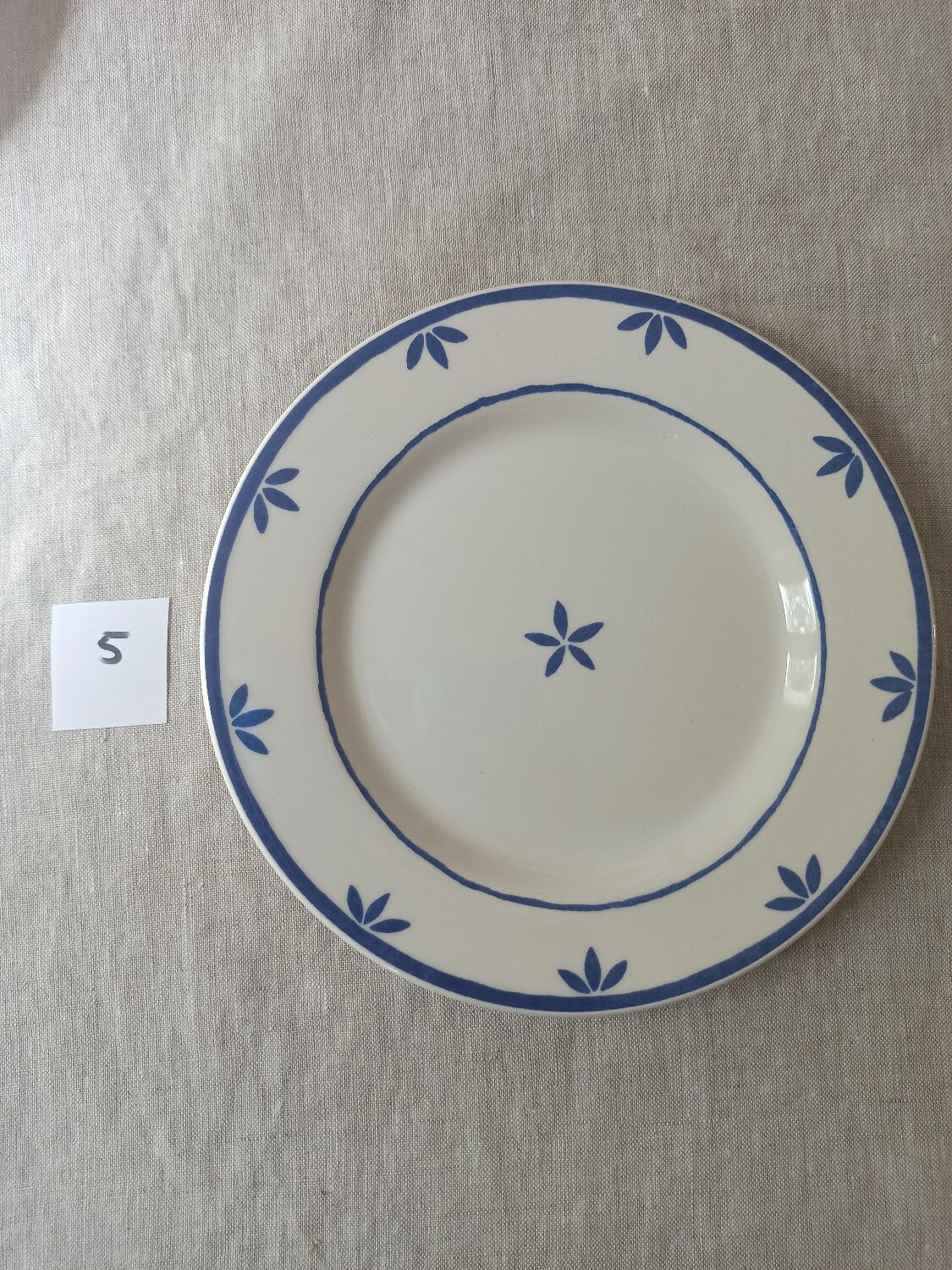 Set of 6 vintage dessert plates