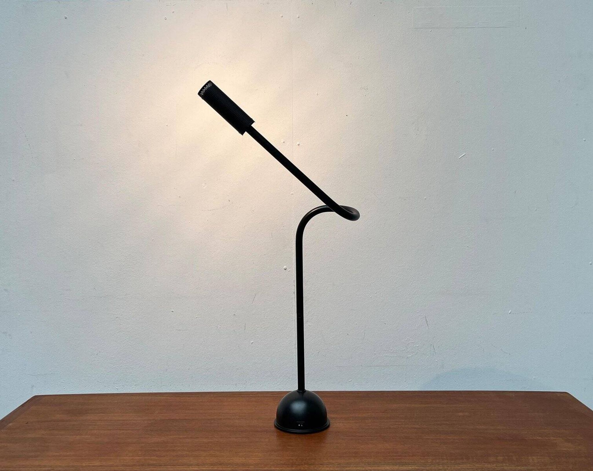 Lampe de table modèle Stringa postmoderne par Hans Ansems pour Luxo, années 1980