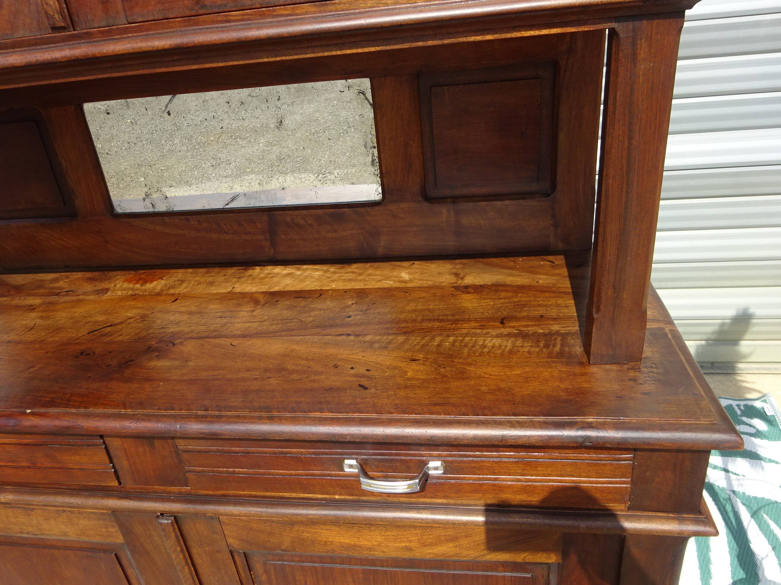 Buffet de cuisine, vaisselier ancien en noyer