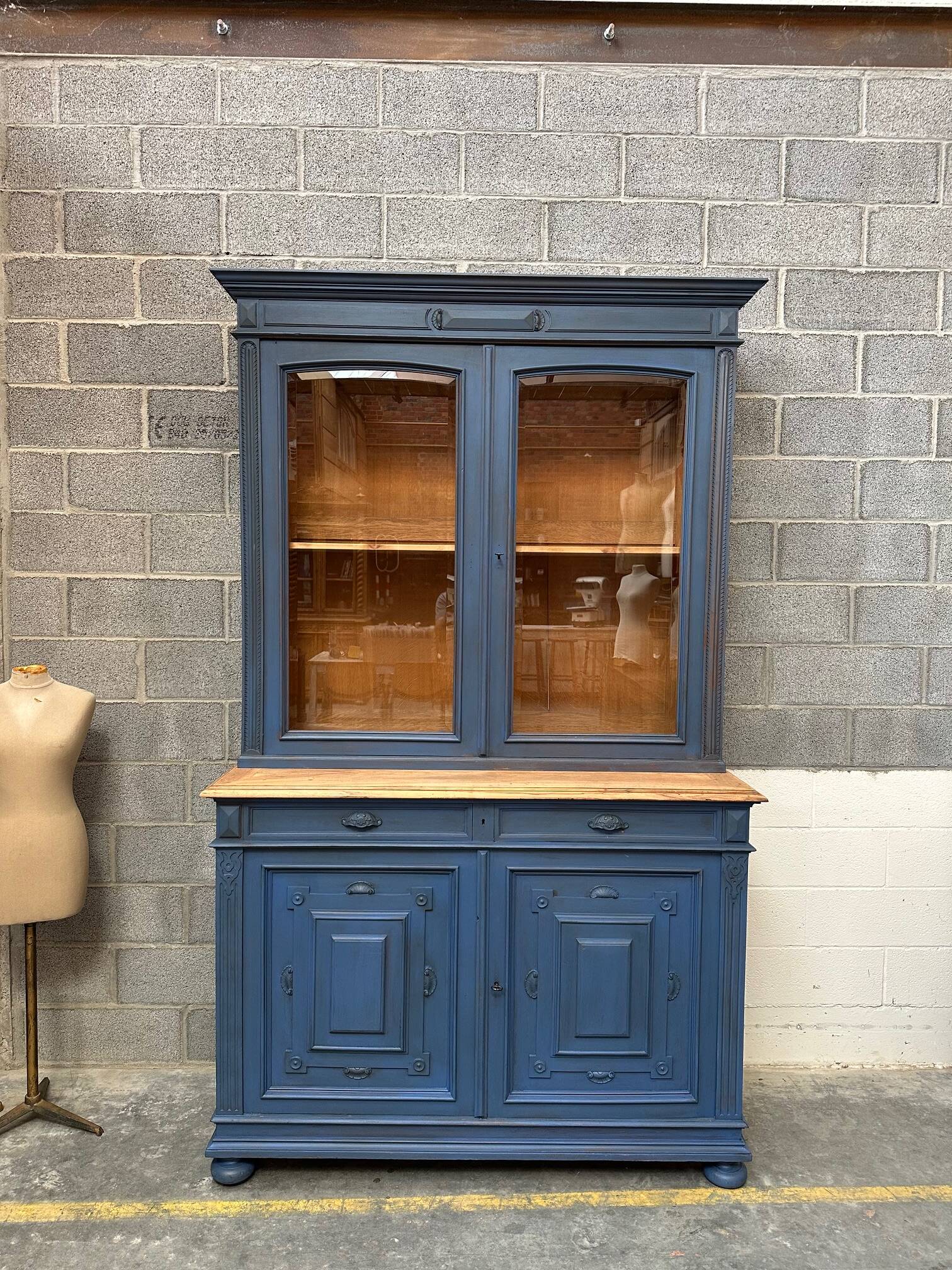 Late 19th century furniture in solid mahogany